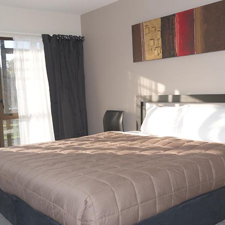 Aotea Lodge Порируа Экстерьер фото