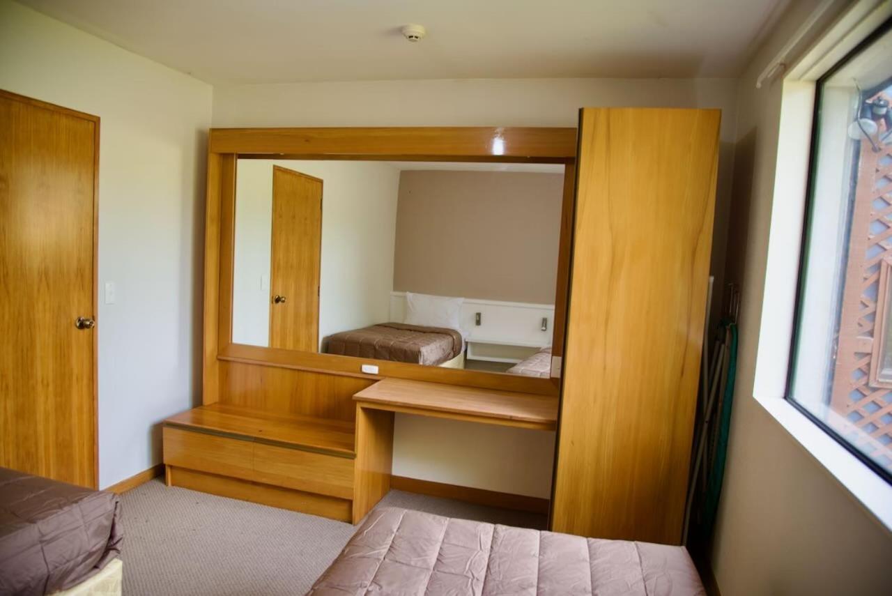 Aotea Lodge Порируа Экстерьер фото
