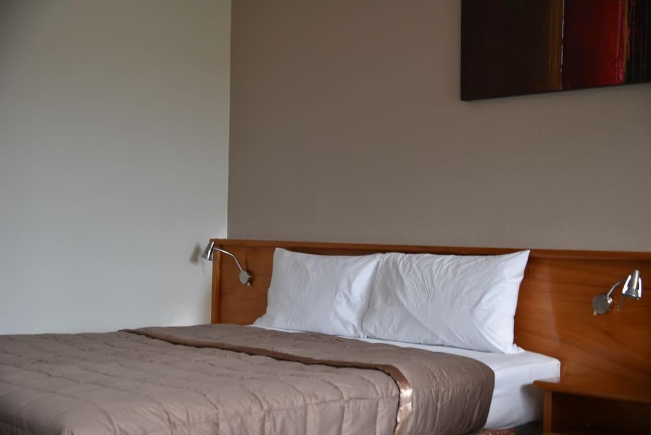 Aotea Lodge Порируа Экстерьер фото