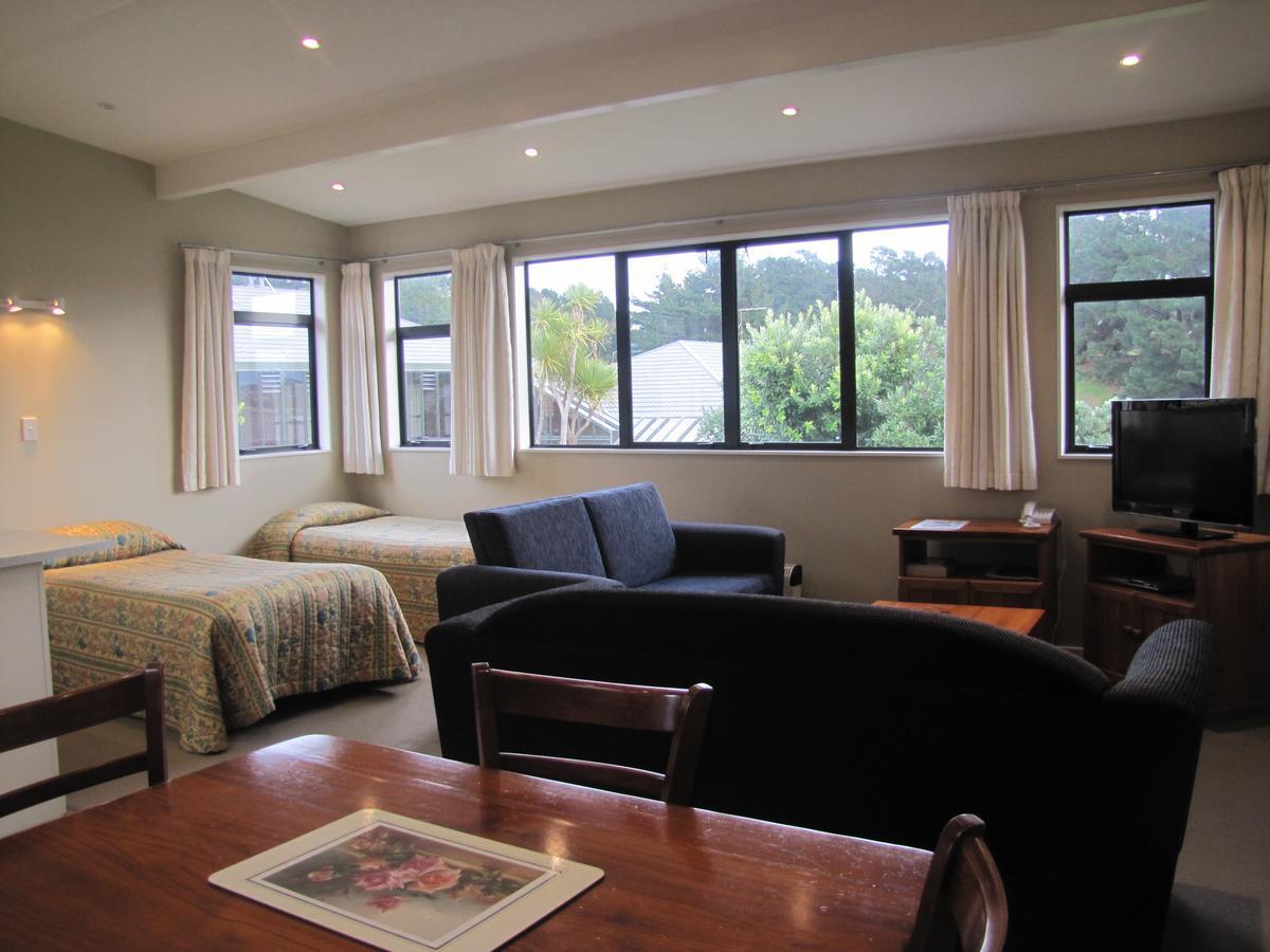 Aotea Lodge Порируа Экстерьер фото